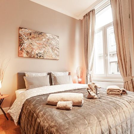 Luxury Suites Palace By Rikas Hotels Антверпен Екстериор снимка