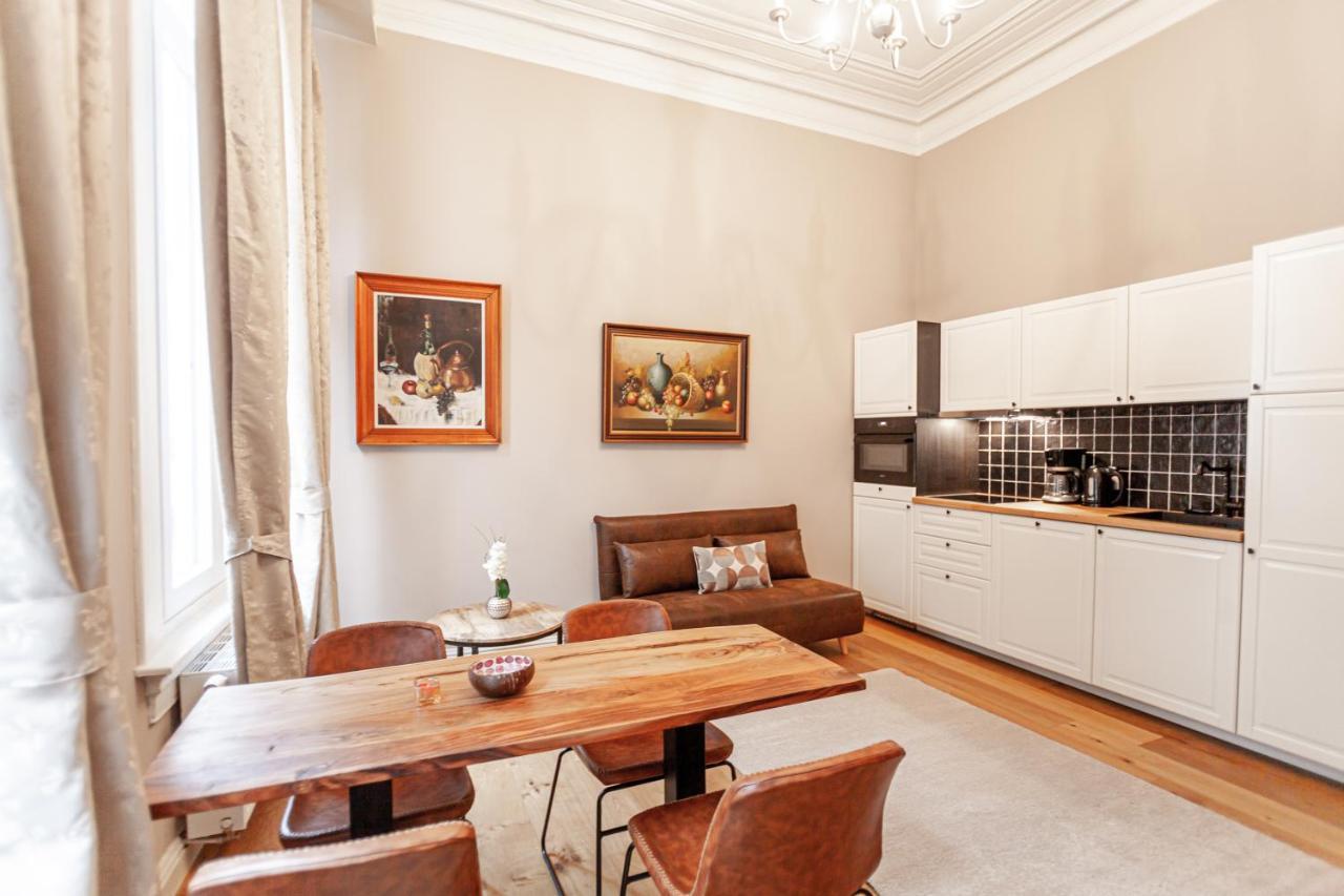 Luxury Suites Palace By Rikas Hotels Антверпен Екстериор снимка